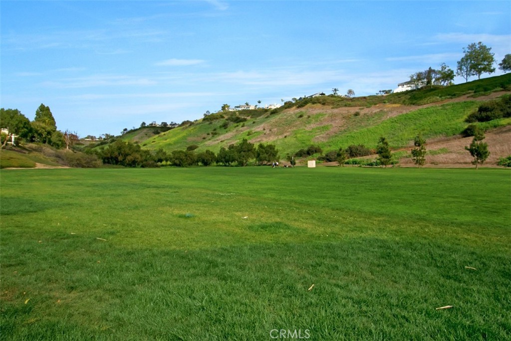 https://media.crmls.org/medias/6084d47f-0cbe-4c22-8ceb-d3884b9d639d.jpg?preset=X-Large