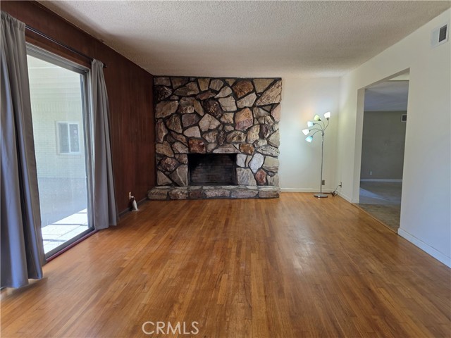 900 S Calico Circle, Anaheim CA: https://media.crmls.org/medias/6084d5fe-4632-4c94-acb1-e68fc5e54848.jpg