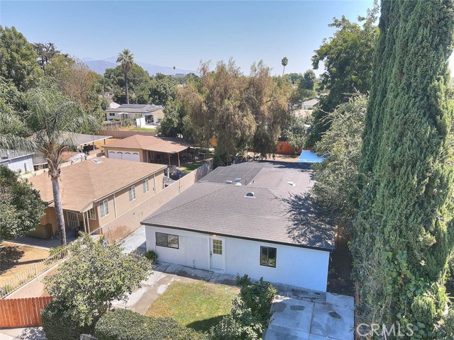 2112 California Avenue, Duarte CA: https://media.crmls.org/medias/6085acf2-2f5d-49e5-93e2-01177e75ba35.jpg