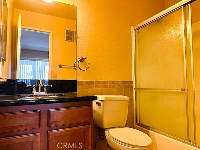 https://media.crmls.org/medias/608622b0-843b-42be-a0ec-95fdb586ad52.jpg?preset=X-Large