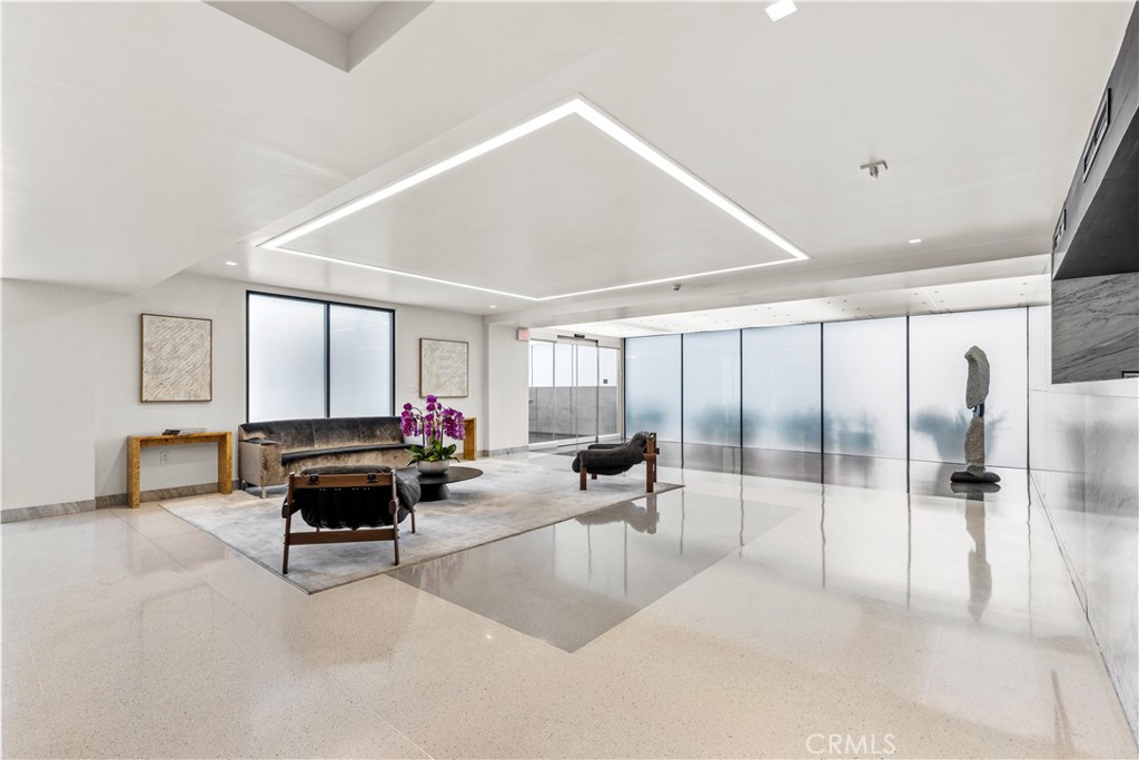 818 N Doheny #308