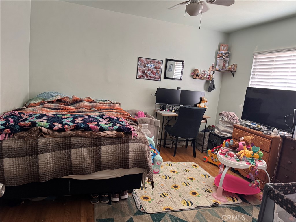 https://media.crmls.org/medias/6086fec7-f90b-4df8-a272-c3ab659cae25.jpg?preset=X-Large