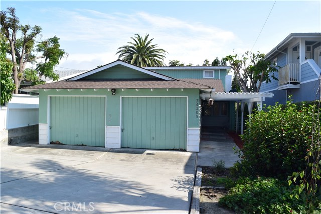 34509 Calle Carmelita Dana Point, California Fantastic opportunity to lease a single level beach-close home!! Includes 3 bedrooms, 2 baths with an additional bonus room! Office area with built-in cabinet! Living room with fireplace, separate family room with beamed ceiling and inside laundry! Enjoy all new flooring and new carpet! Stainless steel kitchen sinks, fireplace in family room!! Back patio has wood slat patio cover design providing great shade!! Long drive way and 2-car garage provides excellent off-street parking!! Utilities are included!!! Minutes from the freeway, schools, shopping, restaurants, the beach and so much more!! **Please note: part of the 2-car garage is a small office area**