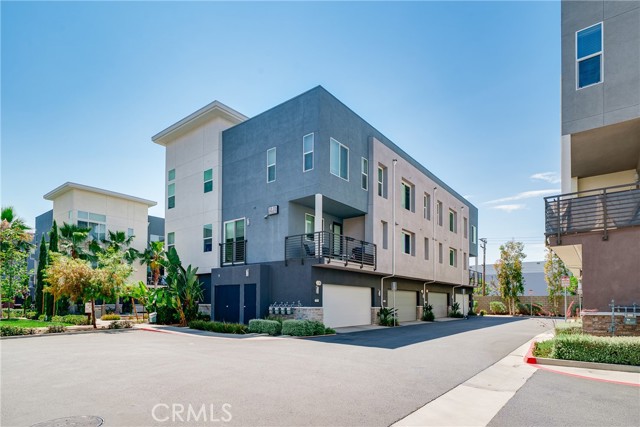 221 Steely, Irvine CA: https://media.crmls.org/medias/60884107-44d7-44d4-a24c-74e0e987b5c0.jpg