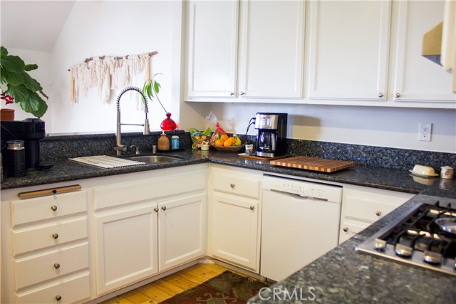 Detail Gallery Image 6 of 18 For 8 Los Cabos, Dana Point,  CA 92629 - 2 Beds | 2/1 Baths