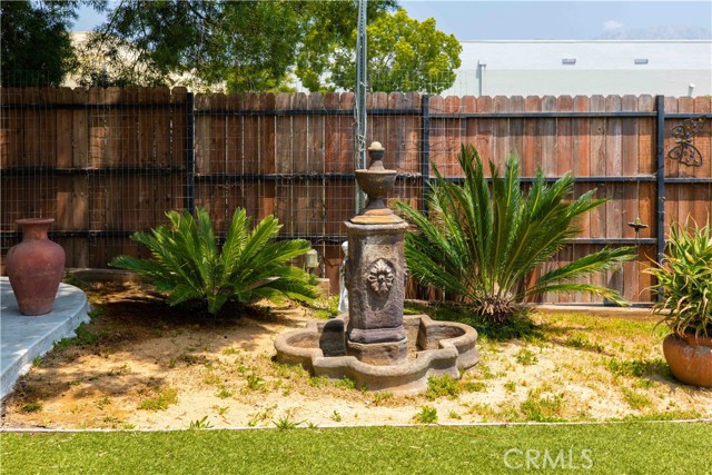 Detail Gallery Image 25 of 47 For 1901 W Pacific Ave, Burbank,  CA 91506 - 3 Beds | 3 Baths