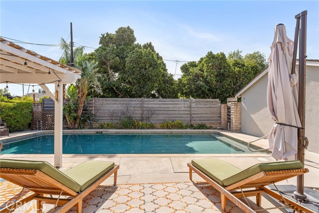 Detail Gallery Image 32 of 46 For 23642 Oxnard St, Woodland Hills,  CA 91367 - 3 Beds | 3 Baths