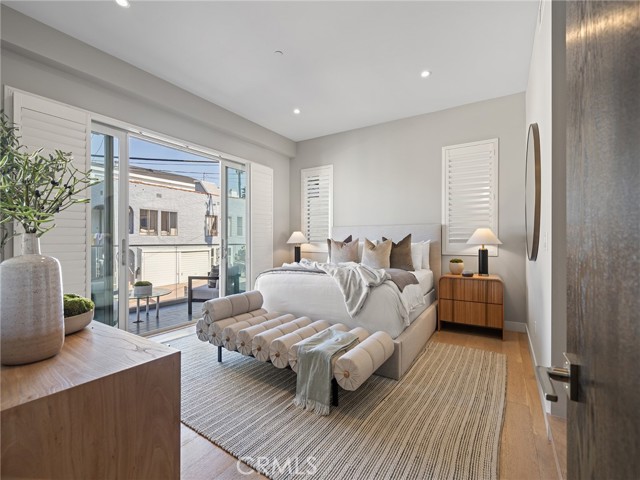 Detail Gallery Image 6 of 29 For 320 35th Street, Manhattan Beach,  CA 90266 - 4 Beds | 4/1 Baths