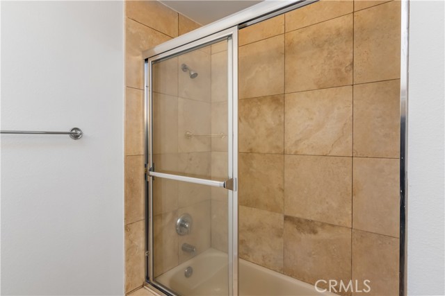 Detail Gallery Image 14 of 20 For 20253 Keswick St #103,  Winnetka,  CA 91306 - 2 Beds | 2 Baths