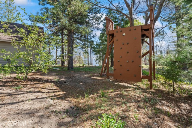 Detail Gallery Image 43 of 49 For 27847 St Bernard Ln, Lake Arrowhead,  CA 92352 - 3 Beds | 3 Baths