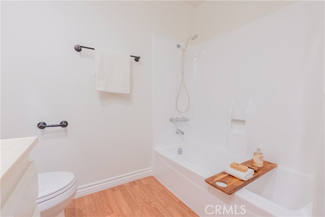 7215 Enfield Avenue, Reseda CA: https://media.crmls.org/medias/608c1b65-b2f3-4254-aad7-e29cc2cc4f99.jpg