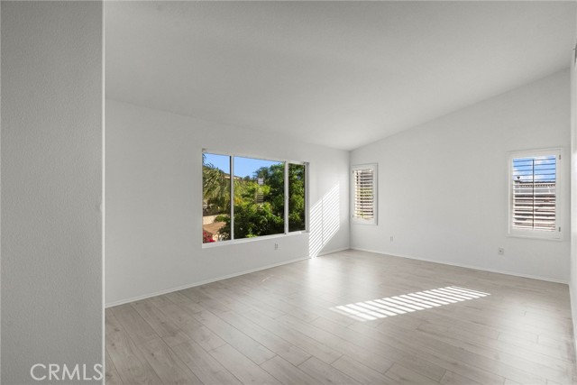 19316 Sidani Lane, Saugus CA: https://media.crmls.org/medias/608c2024-ece9-4d84-b87c-140043bdc162.jpg