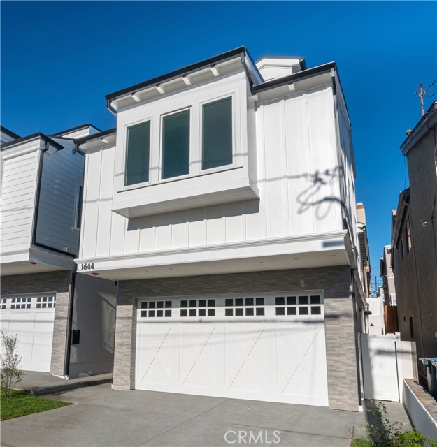 1644 Goodman Avenue, Redondo Beach, California 90278, 3 Bedrooms Bedrooms, ,2 BathroomsBathrooms,Residential,Sold,Goodman,SB21231901