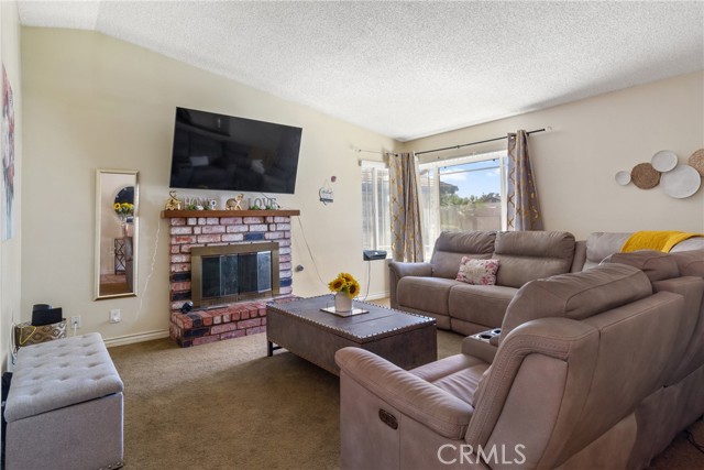 Detail Gallery Image 8 of 17 For 14594 Parkwood Ct, Moreno Valley,  CA 92553 - 3 Beds | 2 Baths