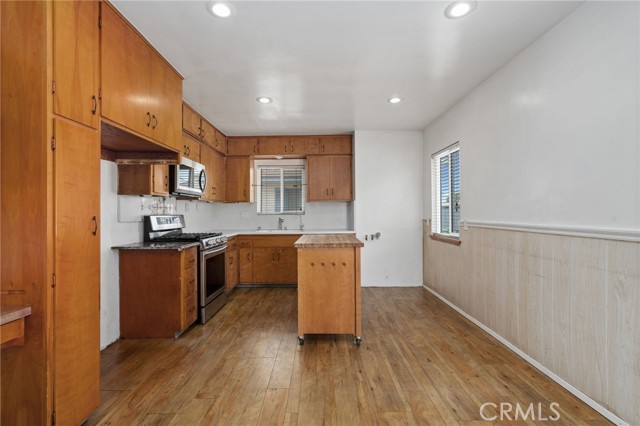 2705 182nd Place, Redondo Beach, California 90278, 2 Bedrooms Bedrooms, ,2 BathroomsBathrooms,Residential,Sold,182nd,CV21196402