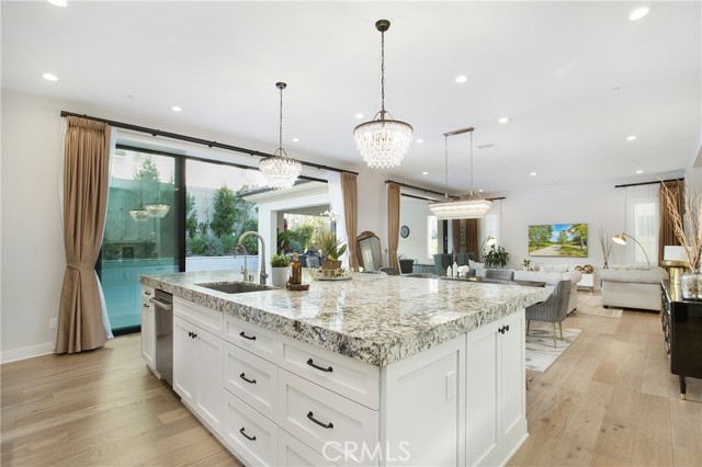 85 Spacial, Irvine CA: https://media.crmls.org/medias/608cc637-a19d-4f37-bae4-95c2bf7befb7.jpg