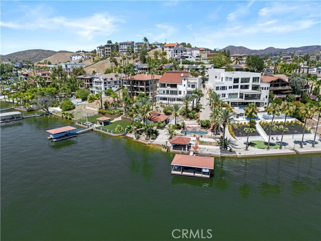 22262 San Joaquin W Drive, Canyon Lake CA: https://media.crmls.org/medias/608d31ab-ac1a-40ad-a2d7-2de0a66f3fb9.jpg