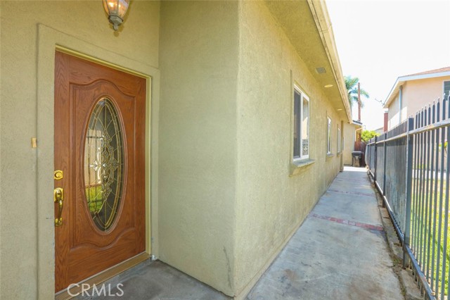 Detail Gallery Image 2 of 27 For 633 Montebello Bld, Montebello,  CA 90640 - 3 Beds | 2 Baths