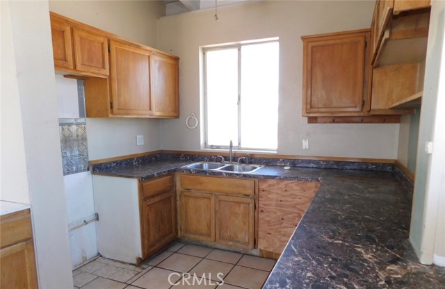 Detail Gallery Image 4 of 10 For 35833 Sutter Ave, Lucerne Valley,  CA 92356 - 3 Beds | 2 Baths