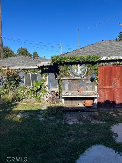 9312 Garden View Avenue, South Gate CA: https://media.crmls.org/medias/608f0e9f-256b-48cb-aa52-d6f4675aac95.jpg