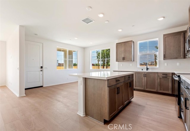 Detail Gallery Image 5 of 21 For 16109 Linden Ln, Chino,  CA 91708 - 3 Beds | 3 Baths