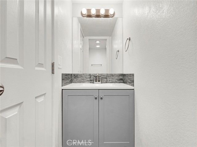 Detail Gallery Image 12 of 29 For 9834 Sepulveda Bld #109,  North Hills,  CA 91343 - 2 Beds | 2 Baths