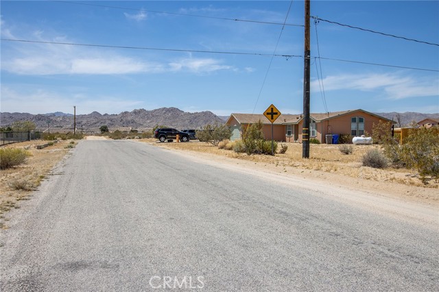 Detail Gallery Image 6 of 15 For 63000 Jadeite St, Joshua Tree,  CA 92252 - – Beds | – Baths