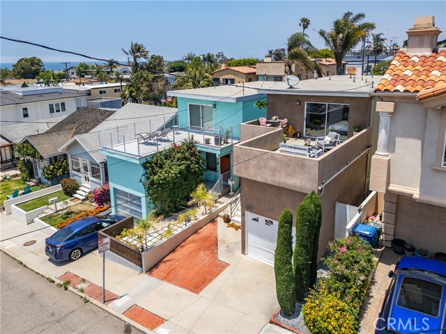 1107 2nd Street, Hermosa Beach, California 90254, 3 Bedrooms Bedrooms, ,1 BathroomBathrooms,Residential,Sold,2nd,SB24118456