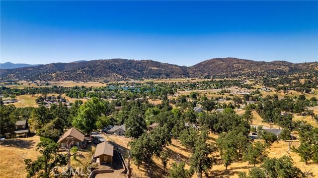314 Rolling Oak Dr, Tehachapi CA: https://media.crmls.org/medias/609114fd-ad85-4471-94e2-f4b6999efd61.jpg