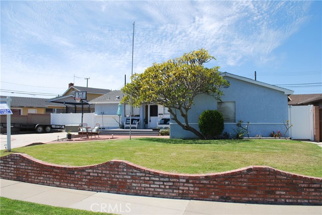 8391 Hamden Ln, Huntington Beach, CA 92646