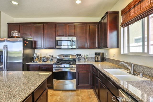 Detail Gallery Image 12 of 33 For 4146 Lovitt Cir, Lake Elsinore,  CA 92530 - 3 Beds | 2 Baths