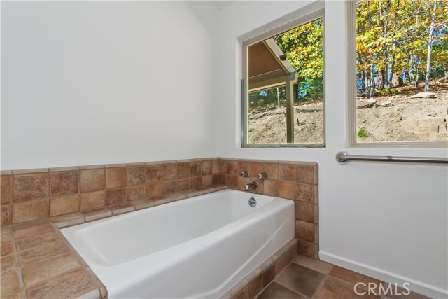 Detail Gallery Image 33 of 75 For 22 Holly Dr, Running Springs,  CA 92382 - 3 Beds | 2/1 Baths