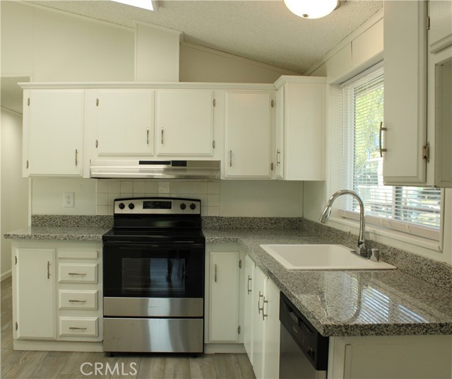 Detail Gallery Image 13 of 31 For 12980 Island Dr, Clearlake Oaks,  CA 95423 - 2 Beds | 2 Baths