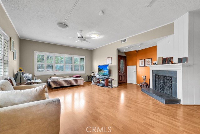 Detail Gallery Image 6 of 58 For 412 N San Gabriel, Azusa,  CA 91702 - – Beds | – Baths