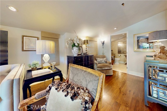 302 W Carter Avenue, Sierra Madre CA: https://media.crmls.org/medias/60971a08-22b8-46f6-b428-b97eb61937c8.jpg