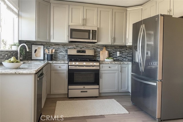 48 Fallbrook, Irvine CA: https://media.crmls.org/medias/6097fbc3-b4e1-42d0-9e87-7fde17bcd106.jpg