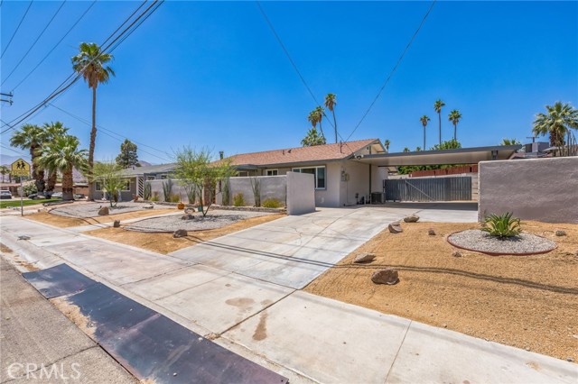 42985 Warner Trail, Palm Desert CA: https://media.crmls.org/medias/6098516d-6ac8-42c0-b7c8-abe8c4e3bd5c.jpg