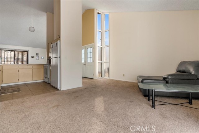 2 Village Lane, Tehachapi CA: https://media.crmls.org/medias/6098f024-cdc2-4865-b62f-7dda3d37a3a3.jpg