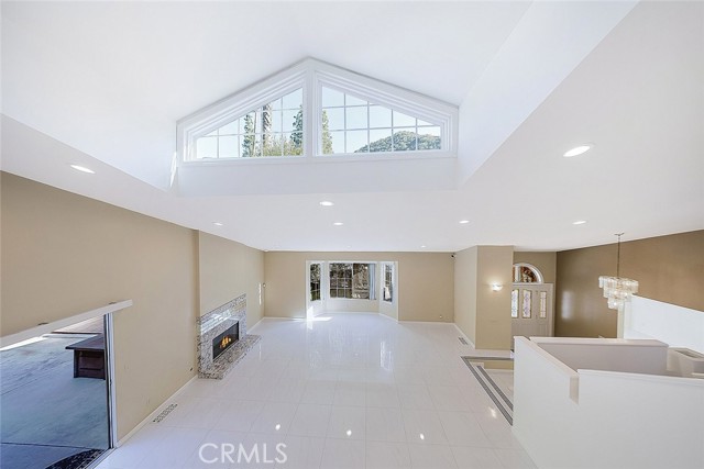 Detail Gallery Image 10 of 52 For 2255 E Chevy Chase Dr, Glendale,  CA 91206 - 4 Beds | 3 Baths