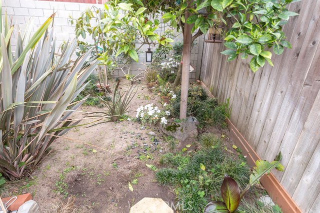 205 Lucia Avenue, Redondo Beach, California 90277, 7 Bedrooms Bedrooms, ,3 BathroomsBathrooms,Residential,Sold,Lucia,SB17052115