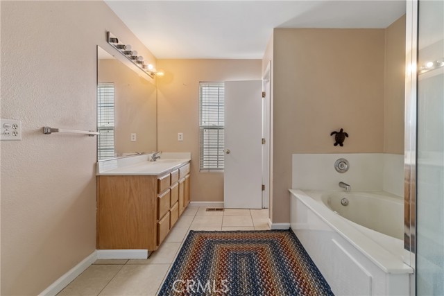 Detail Gallery Image 12 of 16 For 1281 Sunup Dr, Merced,  CA 95348 - 3 Beds | 2/1 Baths