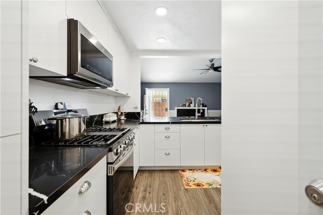 Detail Gallery Image 10 of 31 For 37525 Christina Ct, Palmdale,  CA 93552 - 3 Beds | 2 Baths