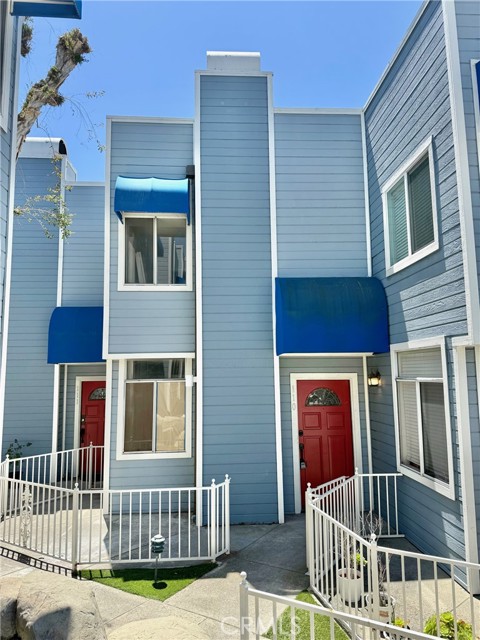 3075 Foothill Boulevard, La Crescenta CA: https://media.crmls.org/medias/609b4ea5-3c60-4509-9796-fa891a2d5530.jpg