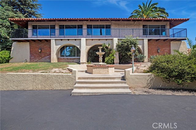 Detail Gallery Image 4 of 42 For 1731 La Loma Dr, Santa Ana,  CA 92705 - 6 Beds | 3/1 Baths