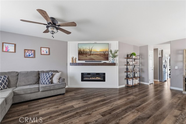 Detail Gallery Image 5 of 39 For 10943 Hillsborough, Adelanto,  CA 92301 - 4 Beds | 2 Baths