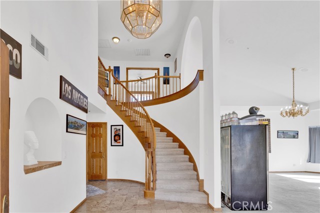 Detail Gallery Image 5 of 67 For 13685 Sierra Vista, Victorville,  CA 92395 - 3 Beds | 3 Baths