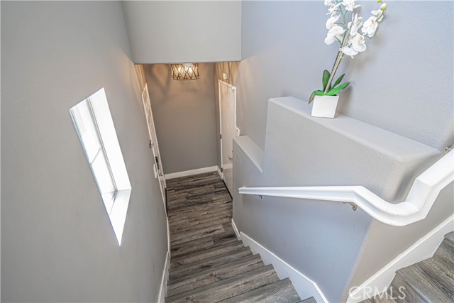 Detail Gallery Image 3 of 27 For 28287 Canterbury Ct, Valencia,  CA 91354 - 2 Beds | 1 Baths