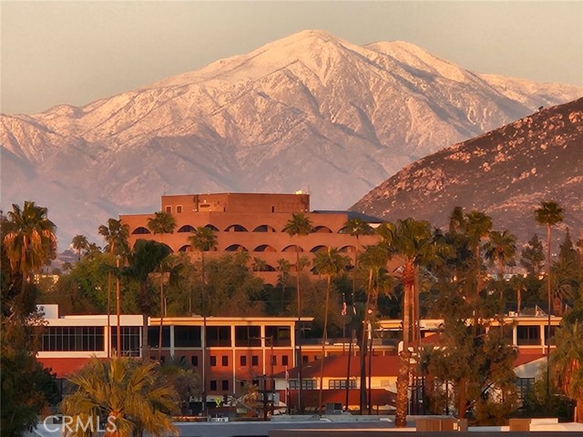 4365 Alta Vista Dr., Riverside CA: https://media.crmls.org/medias/609cc584-904c-4704-81a1-b660d9d0d219.jpg