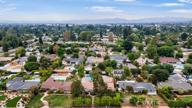 Detail Gallery Image 8 of 49 For 9339 Louise Ave, Northridge,  CA 91325 - 5 Beds | 4 Baths