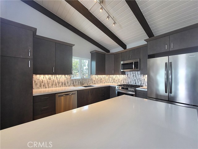 Detail Gallery Image 12 of 37 For 161 Monterey a,  Hermosa Beach,  CA 90254 - 3 Beds | 2/1 Baths